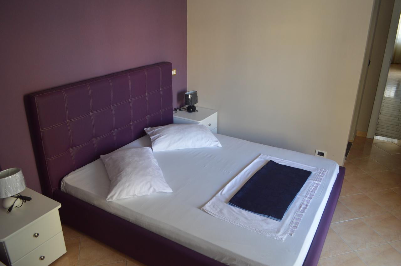 Hotel Riviera Durrës Buitenkant foto