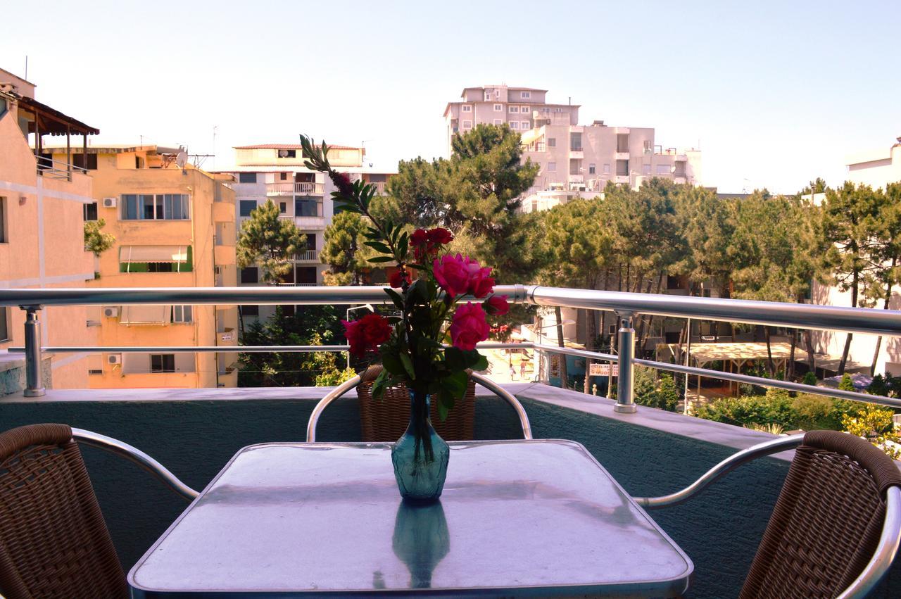 Hotel Riviera Durrës Buitenkant foto