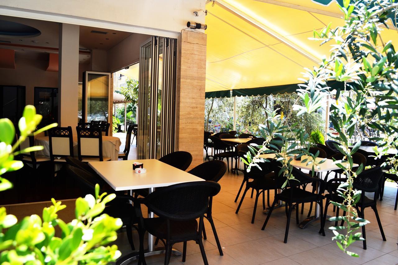 Hotel Riviera Durrës Buitenkant foto