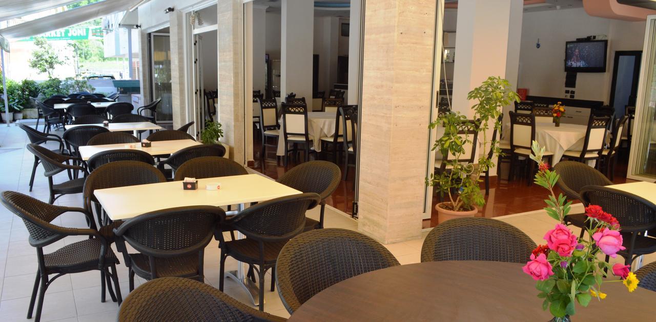 Hotel Riviera Durrës Buitenkant foto