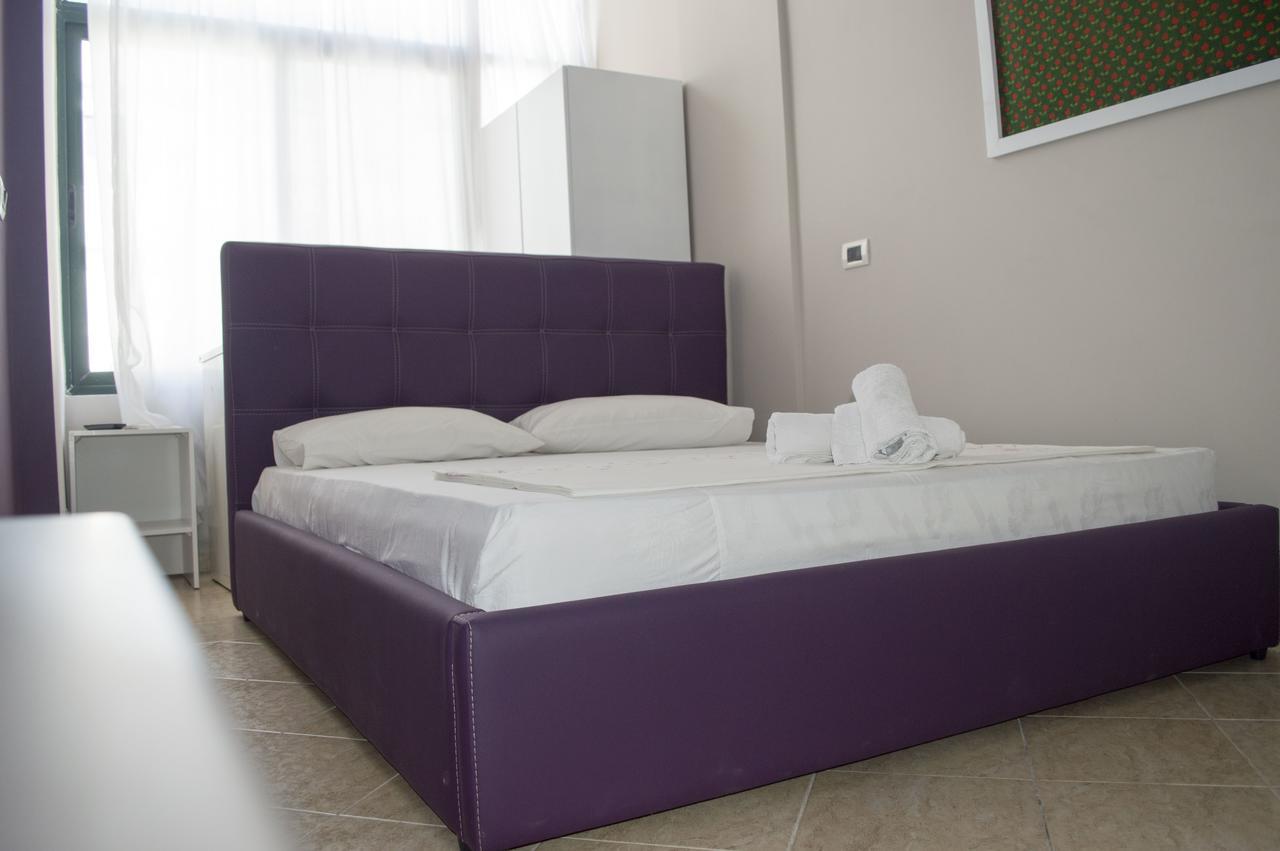 Hotel Riviera Durrës Buitenkant foto