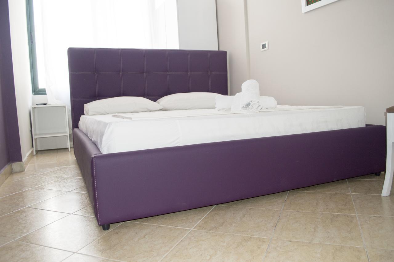 Hotel Riviera Durrës Buitenkant foto