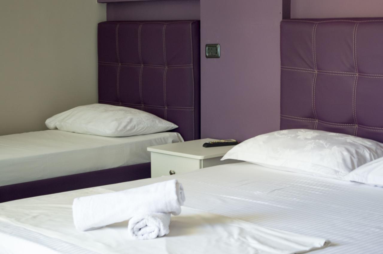 Hotel Riviera Durrës Buitenkant foto