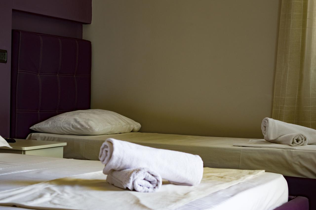Hotel Riviera Durrës Buitenkant foto