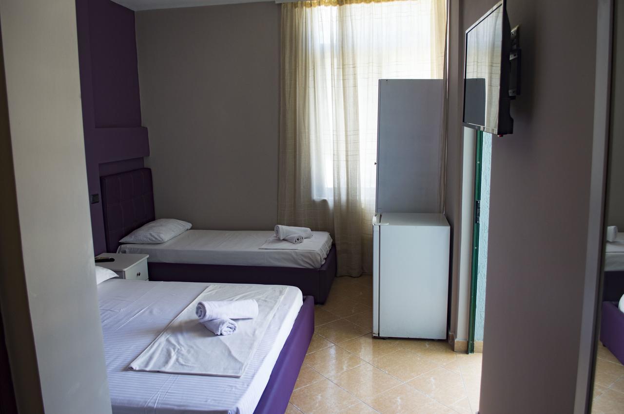 Hotel Riviera Durrës Buitenkant foto
