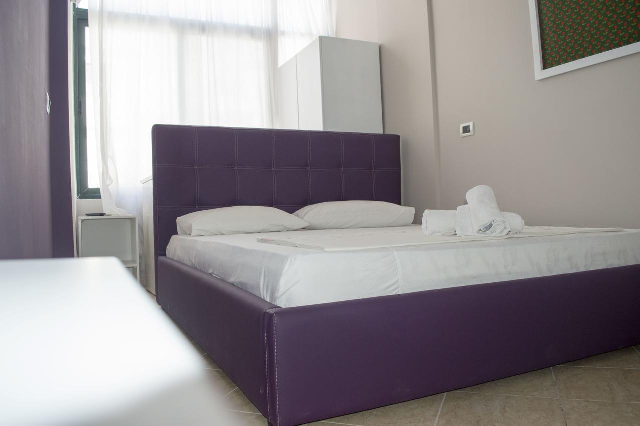 Hotel Riviera Durrës Buitenkant foto