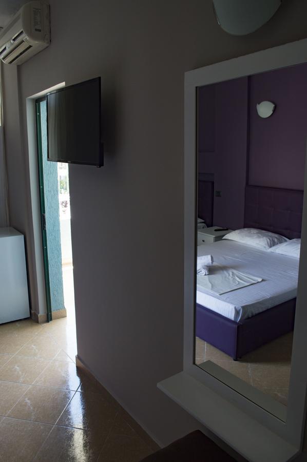 Hotel Riviera Durrës Buitenkant foto