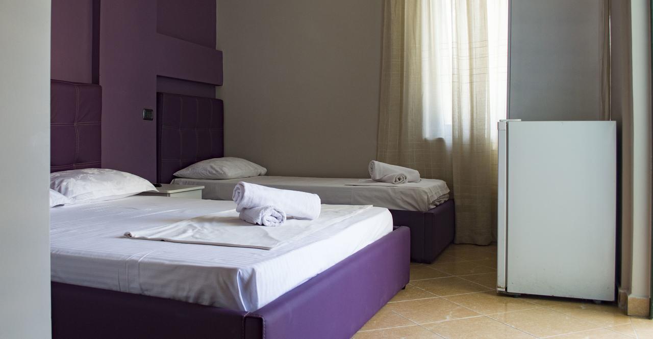 Hotel Riviera Durrës Buitenkant foto