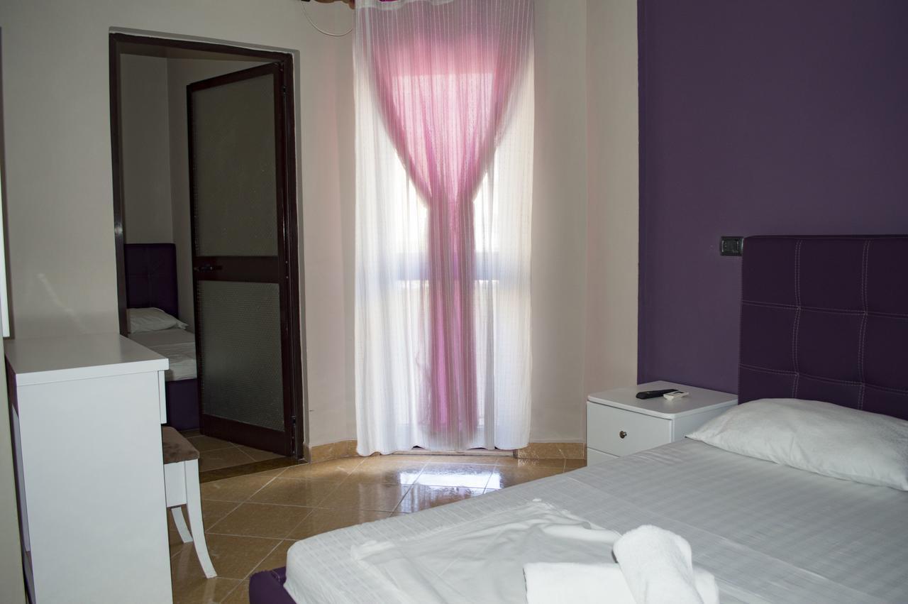 Hotel Riviera Durrës Buitenkant foto