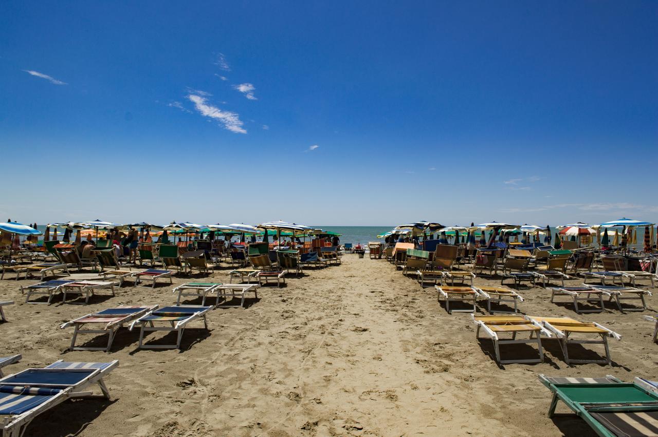 Hotel Riviera Durrës Buitenkant foto