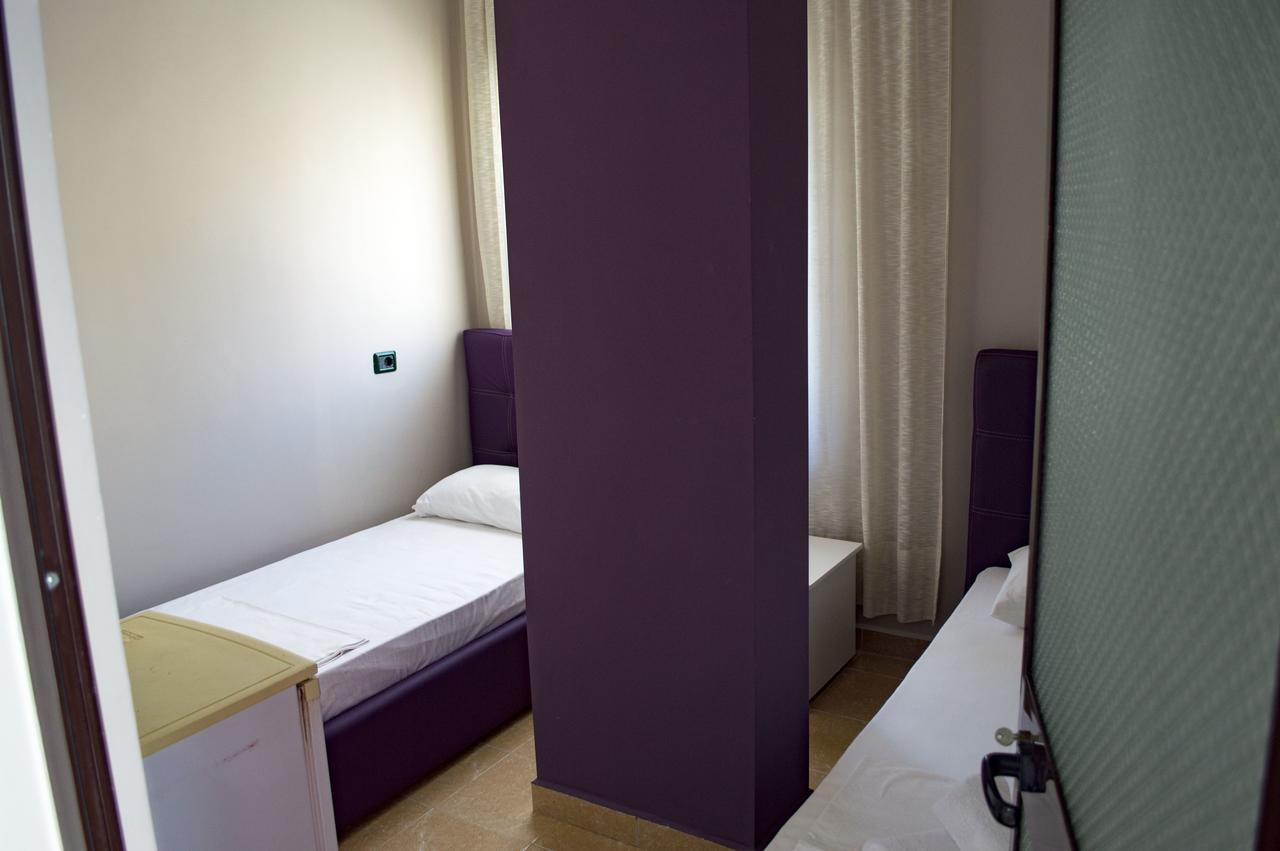 Hotel Riviera Durrës Buitenkant foto