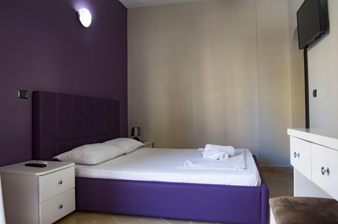 Hotel Riviera Durrës Buitenkant foto