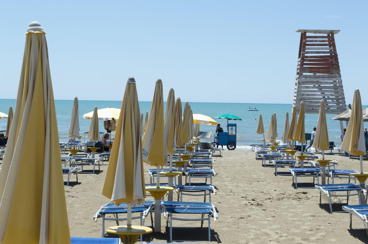 Hotel Riviera Durrës Buitenkant foto
