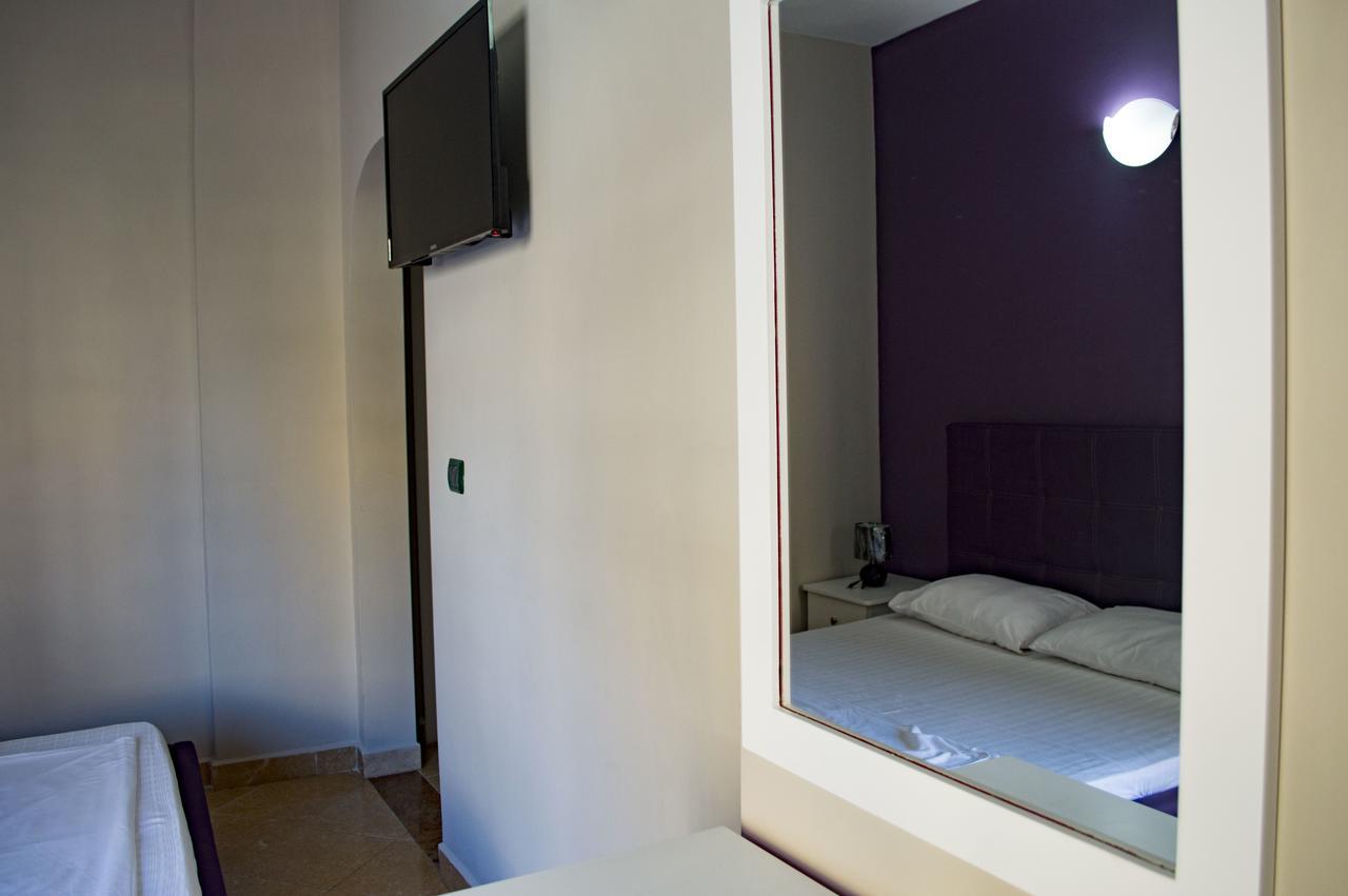 Hotel Riviera Durrës Buitenkant foto